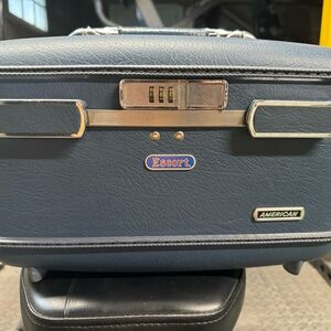 Vintage train vanity cosmetic case